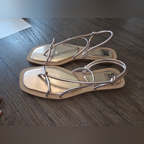 SM New York Molly Metallic Strap Vegan Flat Sandals Size 9 - Picture 3 of 6